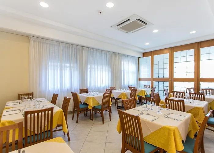 Savana 3* ريميني