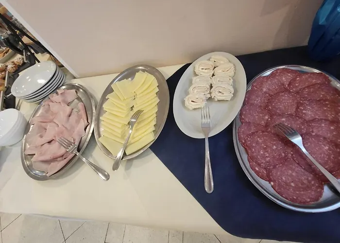 Savana فندق ريميني